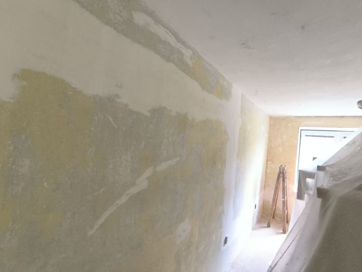 Oprava stropů a malování bytu 2+1 V.